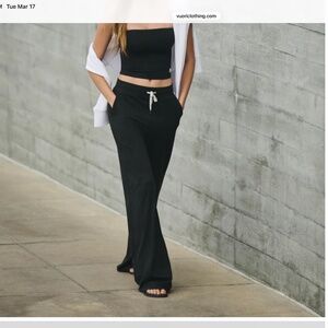 Women’s Vuori Halo wide leg pant Black Heather size medium